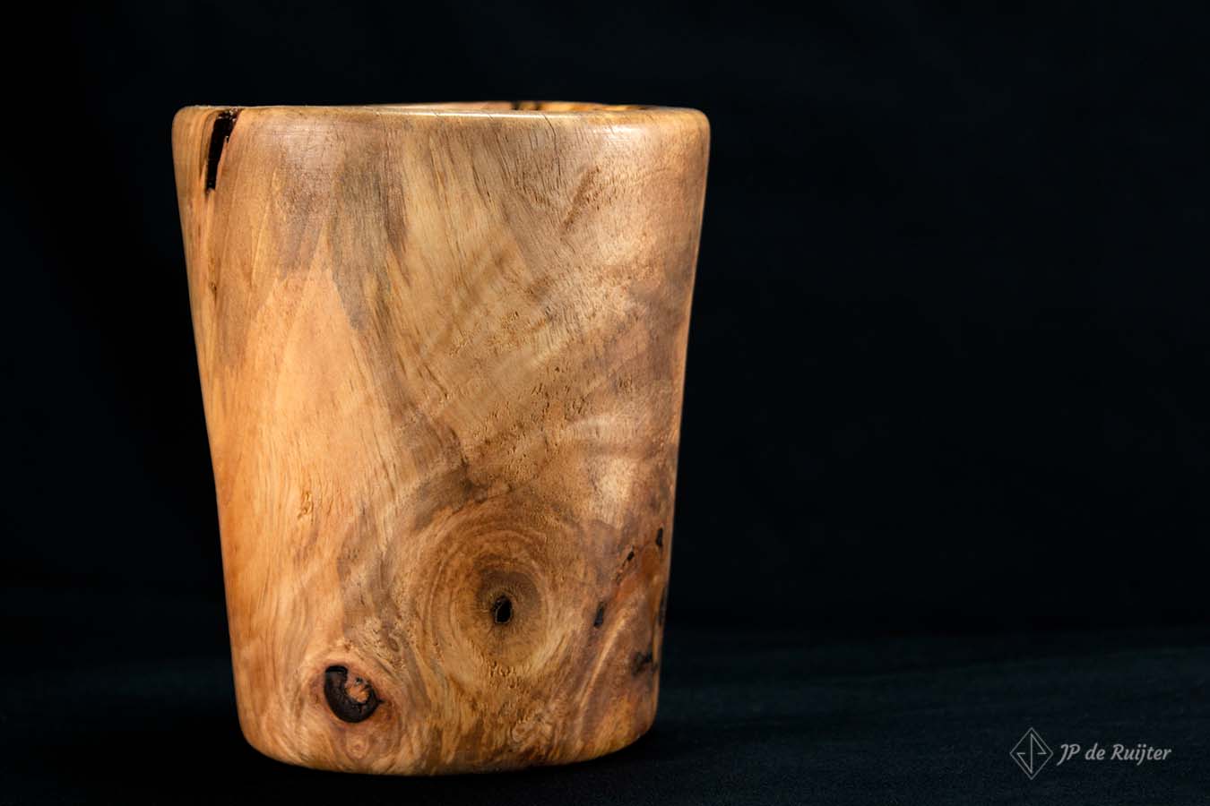 Video van potje van hout, Houtdraaien.